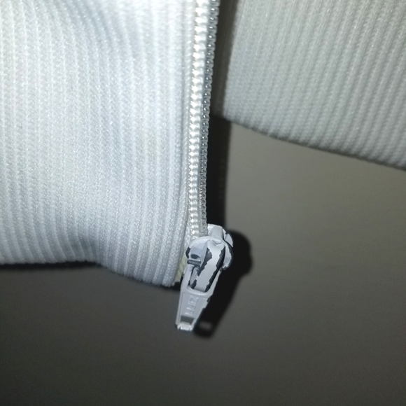 White vintage track jacket (not adidas). black 3 stripes. - Picture 7 of 7